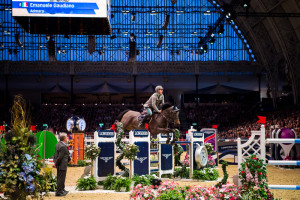 Italy’s Emanuele Gaudiano and Admara produced a devastating turn of speed in the jump-off to win the seventh leg of the Longines FEI World Cup™ Jumping 2015/2016 Western European League at Olympia, London (GBR) today. (FEI/Jon Stroud)