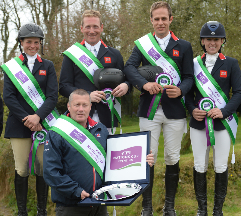 The winning British team, (from left to right) Izzy Taylor, Oliver Townend, Wills Oakden and Franky Reid-Warillow, with Chef d’Equipe Philip Surl (front), at Ballendenisk (IRE), second leg of the FEI Nations Cup™ Eventing 2016. (Tony Parkes/FEI)