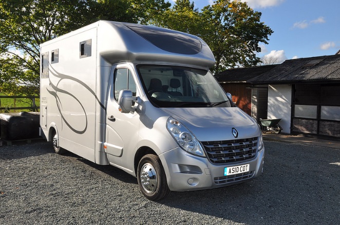 Man receives suspended sentence for selling horseboxes with altered mileage and MOT certificates