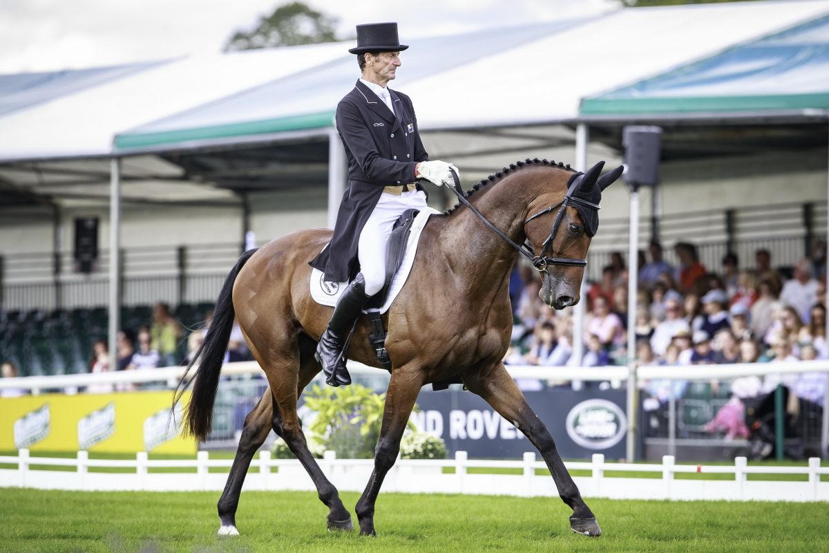 Sir Mark Todd (NZL) and Leonidas II take the lead after dressage at the Land Rover Burghley Horse Trials, sixth and final leg of the FEI Classics™ series. (FEI/Libby Law)