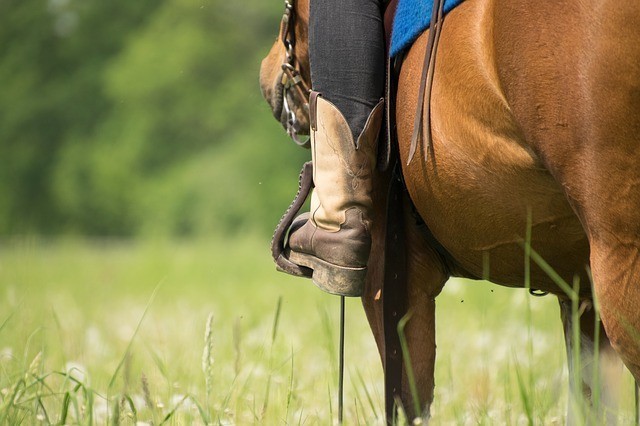 Western Saddles stirrups can be difficult to adjust