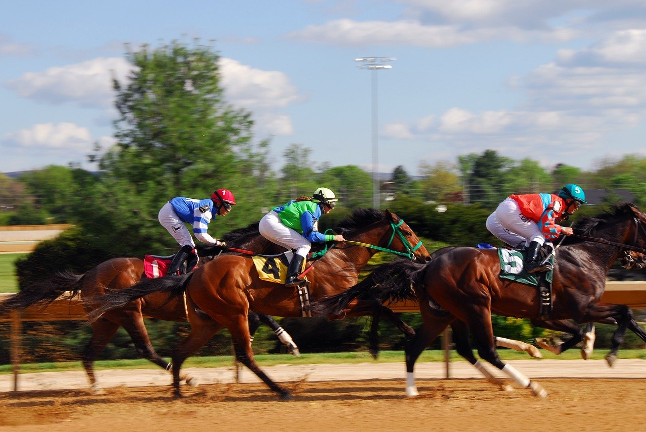 Comparing Kentucky Derby to Grand National as the biggest April horse racing attractions