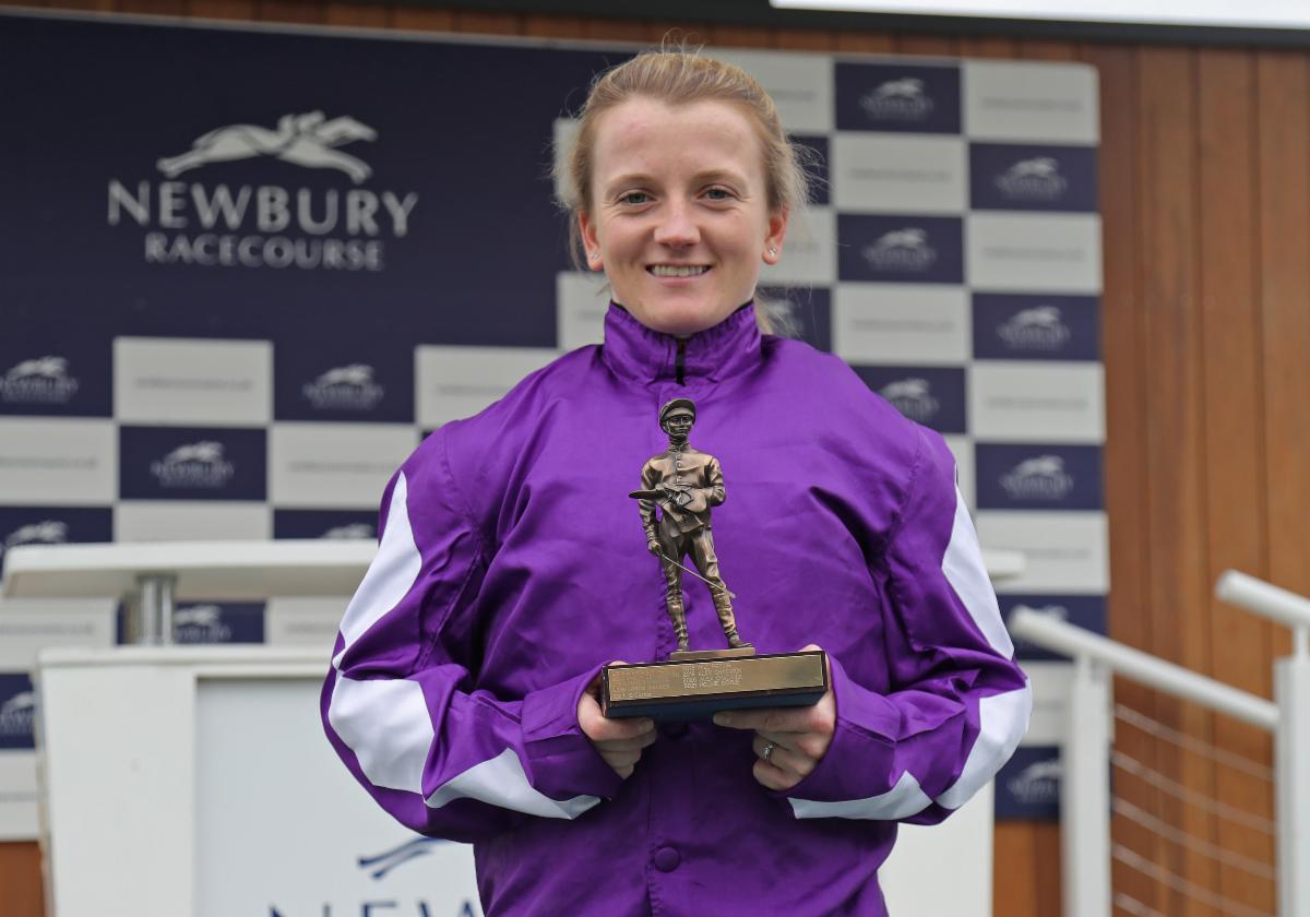 Holly Doyle with the 2021 ARO Leading Jockey Award © Debbie Burt
