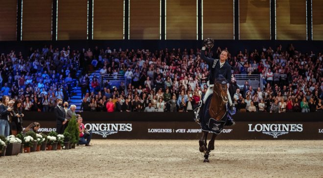 Martin Fuchs and Chaplin galloped to victory in front of a full house at the second leg of the Longines FEI Jumping World Cup™ 2021/2022 Western European League at Lyon in France today. This was the Swiss rider’s third consecutive time to win the Lyon leg of the prestigious series. (FEI/Christophe Taniére)