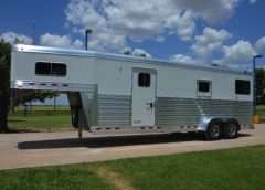 What is Repo Horse Trailer With Living Quarter & Where To Buy It?