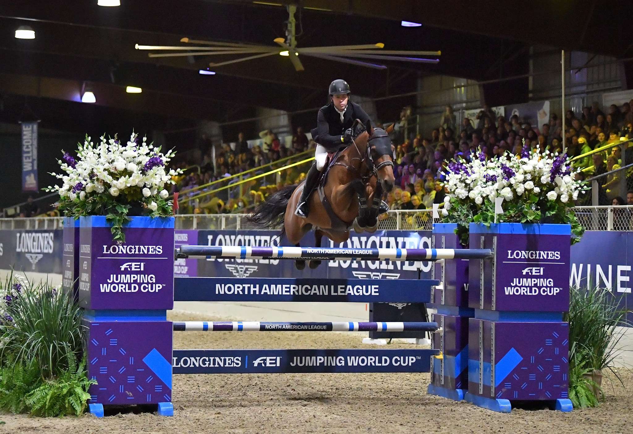 Conor Swail (IRL) will look to defend his title as the Longines FEI Jumping World Cup™ North American League 2022/2023 season kicks off in Sacramento (USA). (FEI/Julia Borysewicz)