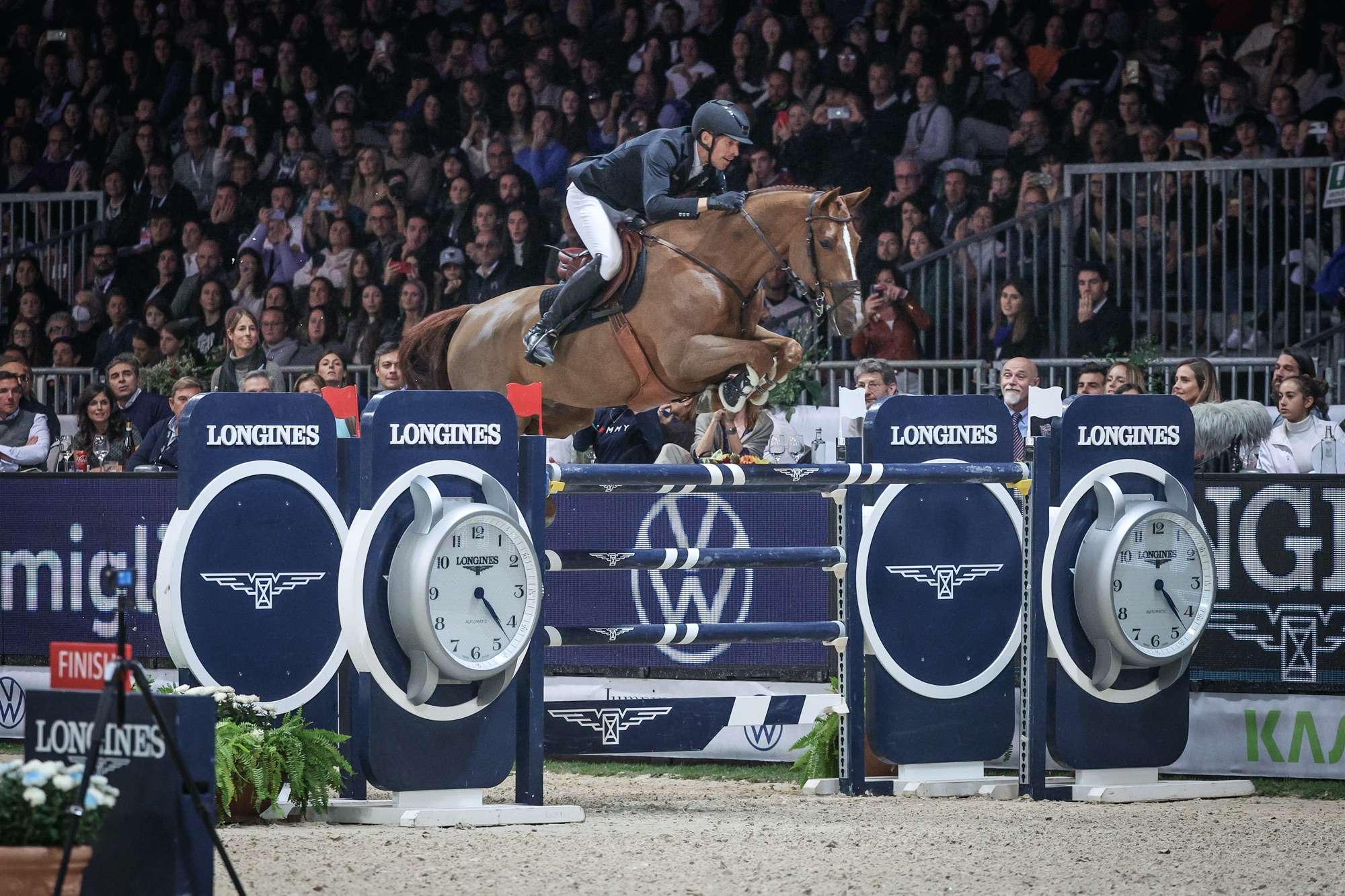 World number one and reigning world champions, Sweden’s Henrik von Eckermann and his super-steed King Edward, won today’s fourth leg of the Longines FEI Jumping World Cup™ 2022/2023 Western European League at Verona, Italy. (FEI/Massimo Argenziano)