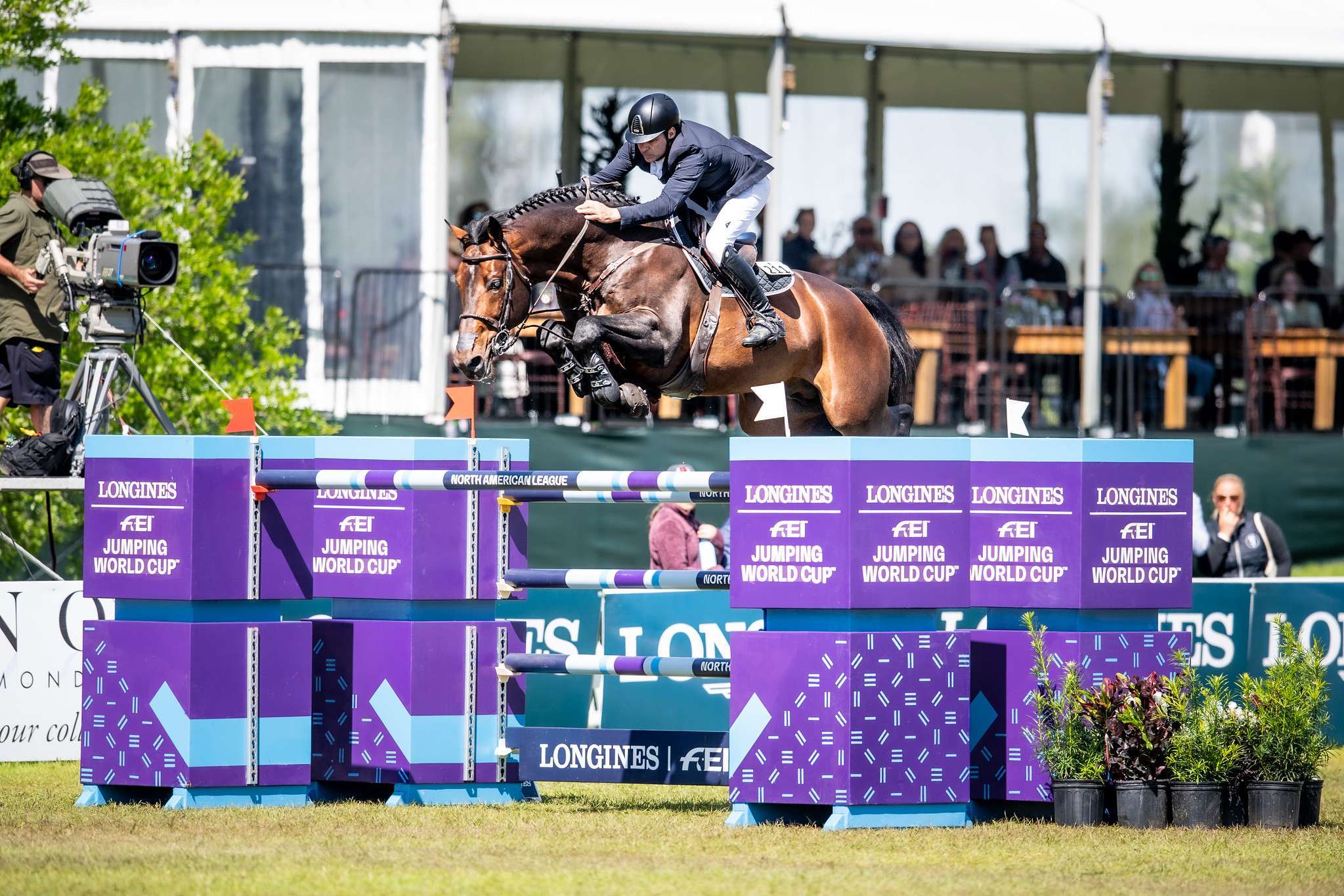 Santiago Lambre (BRA) riding Chacco Blue II - third place at the Longines FEI Jumping World Cup™ NAL 2022/23 - Ocala 
Copyright ©FEI/Shannon Brinkman