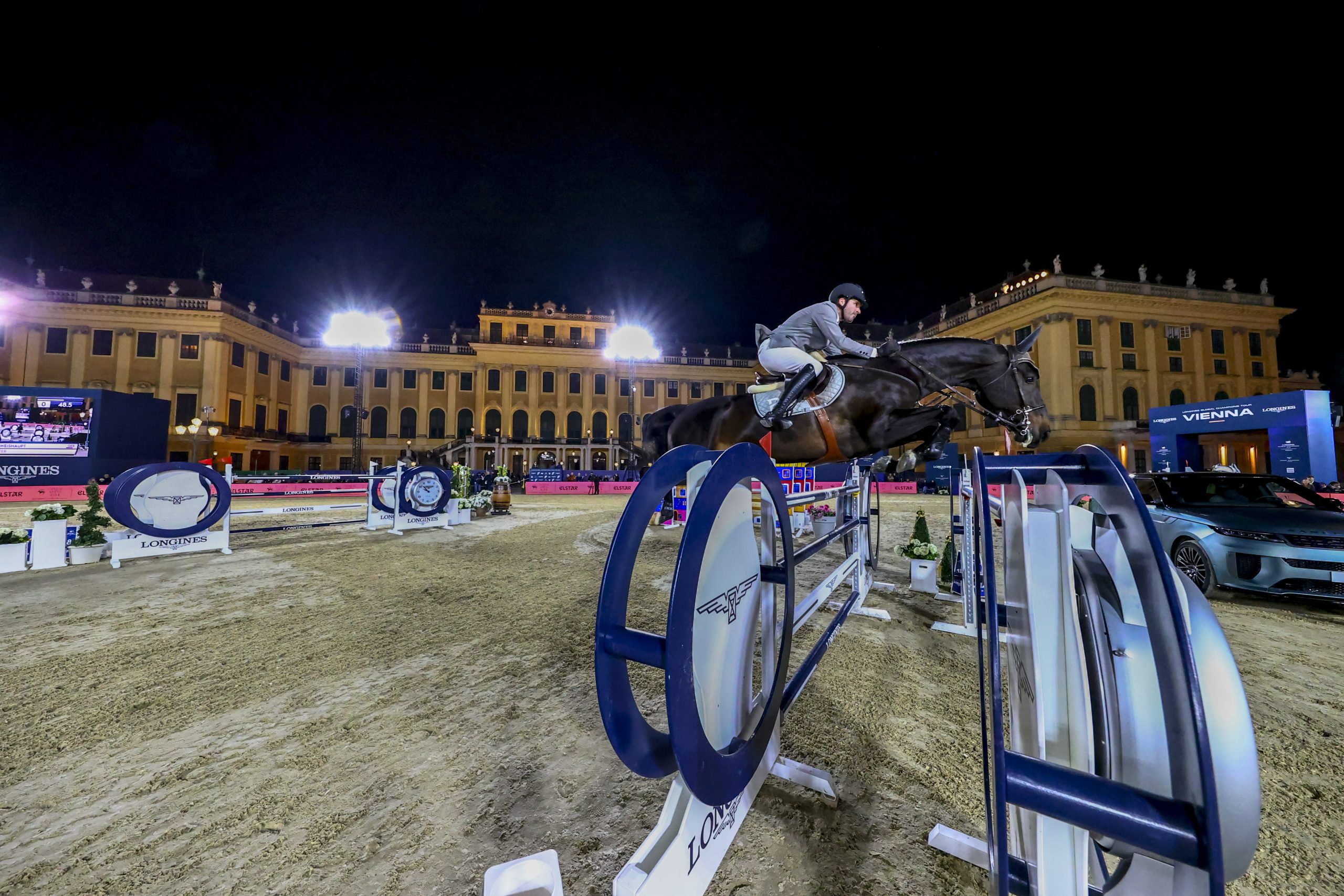 horse showjumping